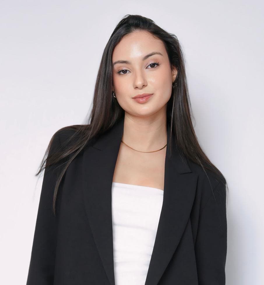 Sara C.